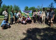 Kapolsek Sakra Pimpin Kegiatan Penanaman Jagung Bersama Masyarakat di Lombok Timur