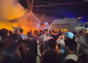 KEBAKARAN DUA UNIT RUMAH DI LINGKUNGAN RENDA, POLRES DOMPU GERAK CEPAT LAKUKAN PENANGANAN