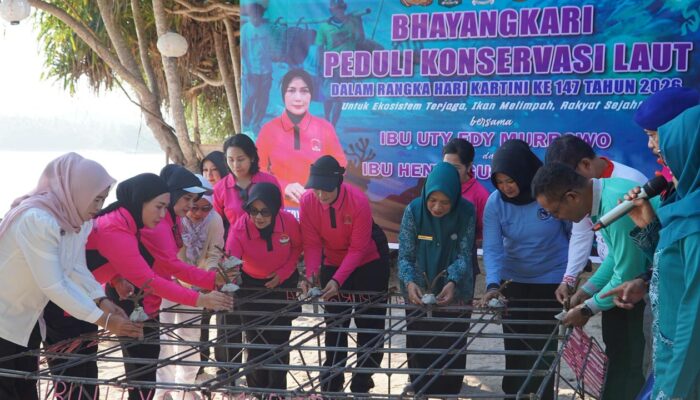 Bhayangkari NTB Tanam Terumbu Karang di Lombok Utara, Perkuat Gerakan Perempuan Jaga Laut dan Ekonomi Pesisir