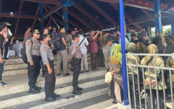 Penuh Antusiasme, Begini Skema Pengamanan Humanis Polres Lobar Saat Lepas Tamu Allah Menuju Asrama Haji