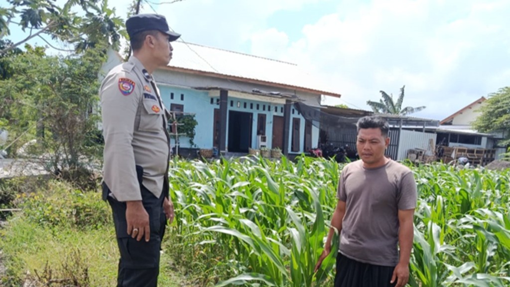 Polisi Dorong Warga Labuapi Manfaatkan Pekarangan