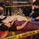 POLISI LAKUKAN OLAH TKP DAN PENYELIDIKAN ATAS PENEMUAN JENAZAH SEORANG PEREMPUAN DI KOS-KOSAN WILAYAH WOJA