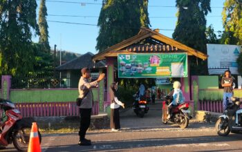Rawan Pagi Polsek Maluk, Hadir di Tengah Aktivitas Pelajar dan Masyarakat untuk Ciptakan Lalu Lintas Aman